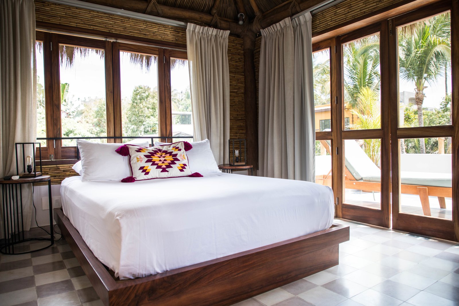 PAL . MAR HOTEL TROPICAL - San Pancho Surf Camp